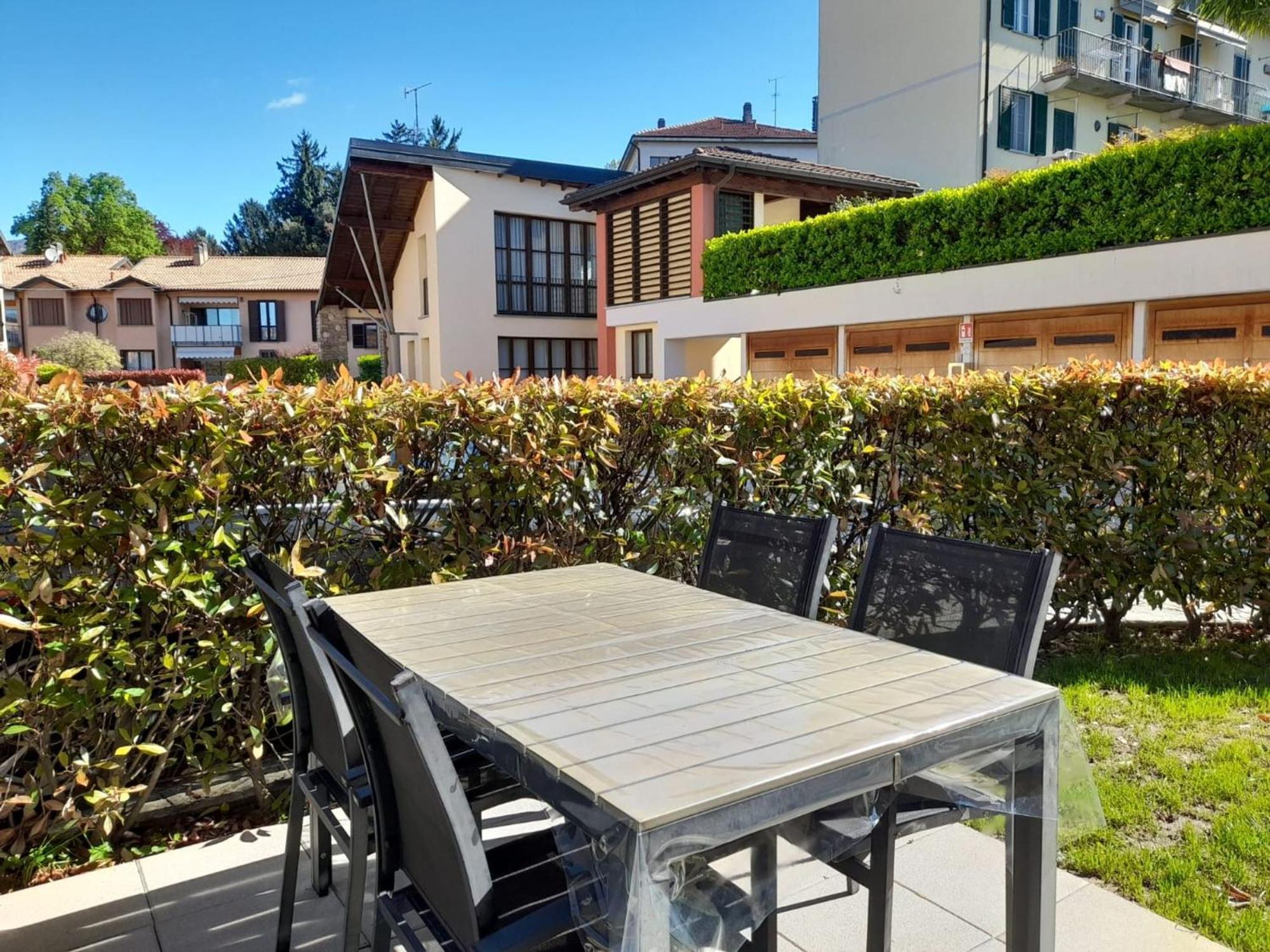 Marco Apartment - Holiday Apartment Luino Exterior foto